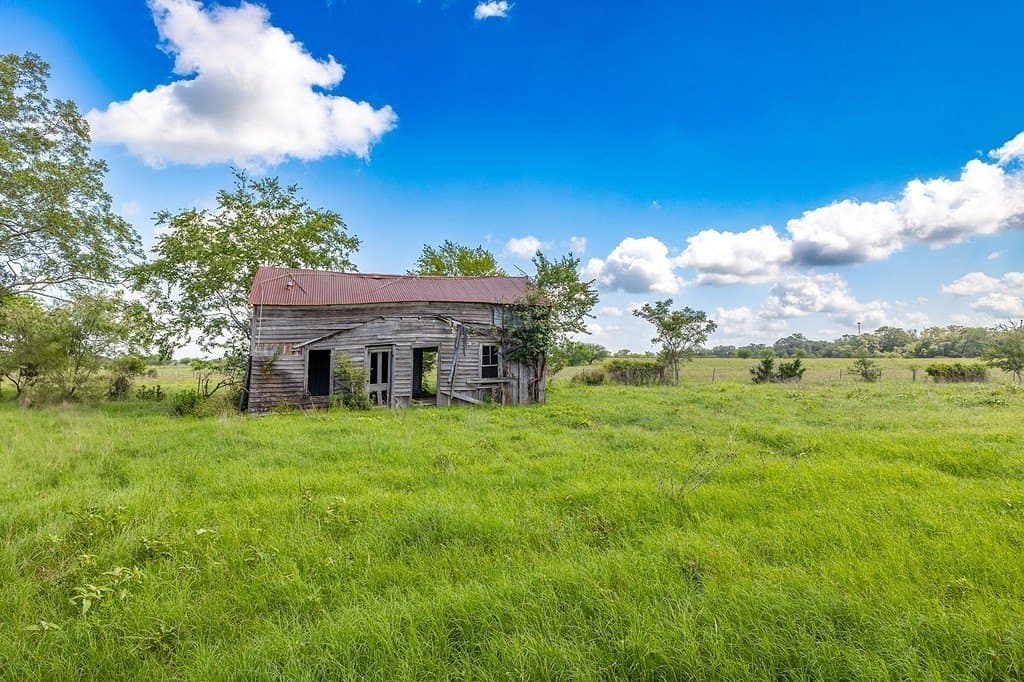 106.07 acres in Colorado County - photo 16