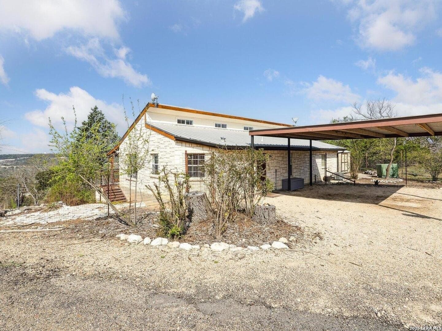 10 acres in Kerr County - photo 4