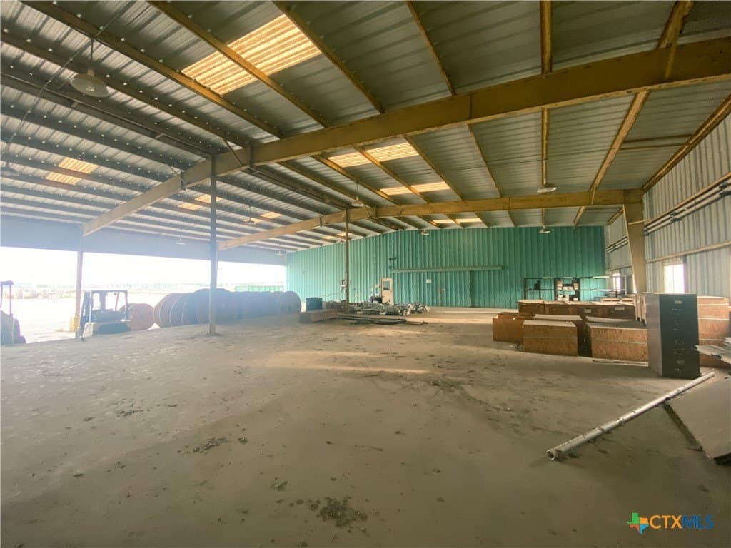 13.7 acres in Victoria County - photo 42