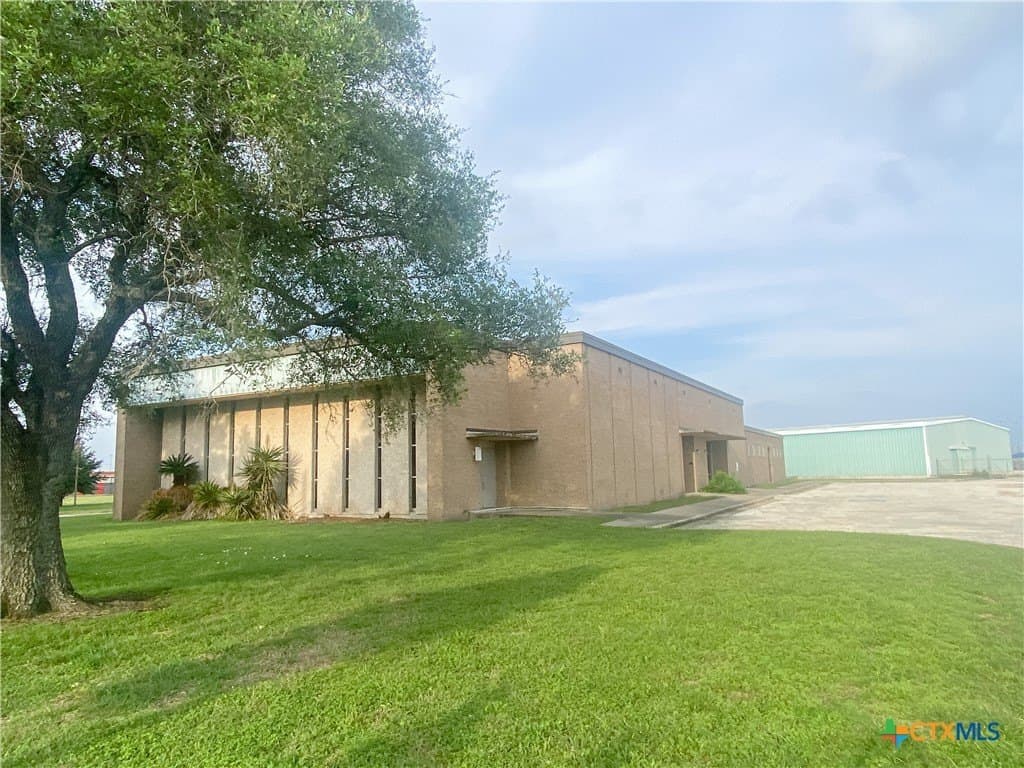 13.7 acres in Victoria County - photo 5