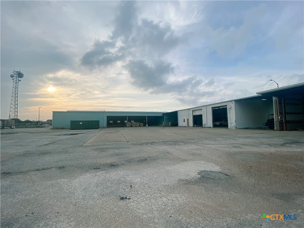 13.7 acres in Victoria County - photo 39