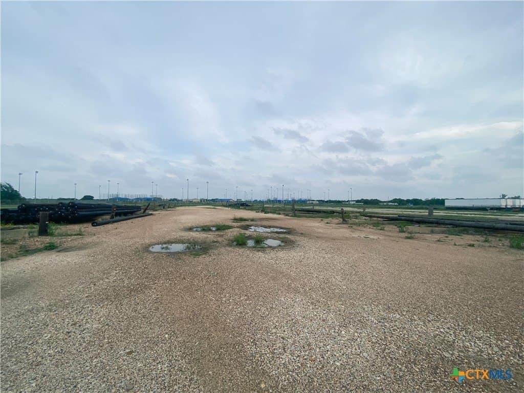 13.7 acres in Victoria County - photo 40