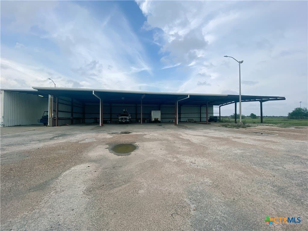 13.7 acres in Victoria County - photo 38