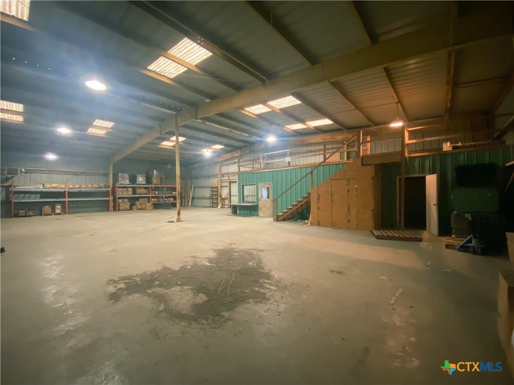 13.7 acres in Victoria County - photo 33