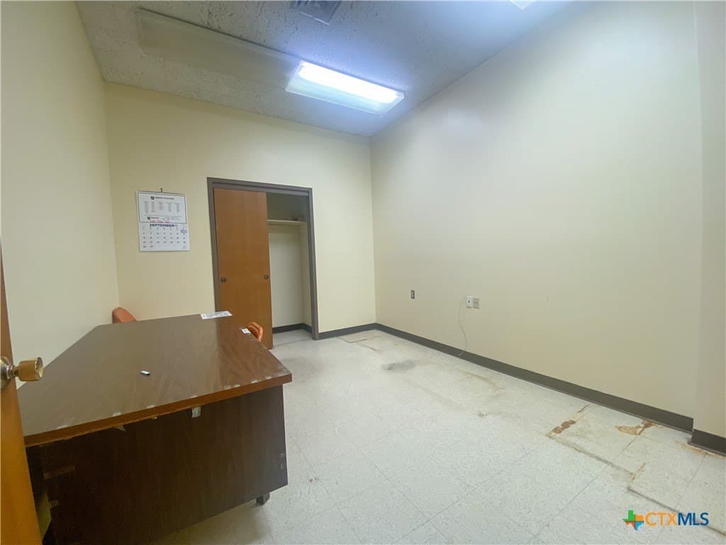 13.7 acres in Victoria County - photo 10