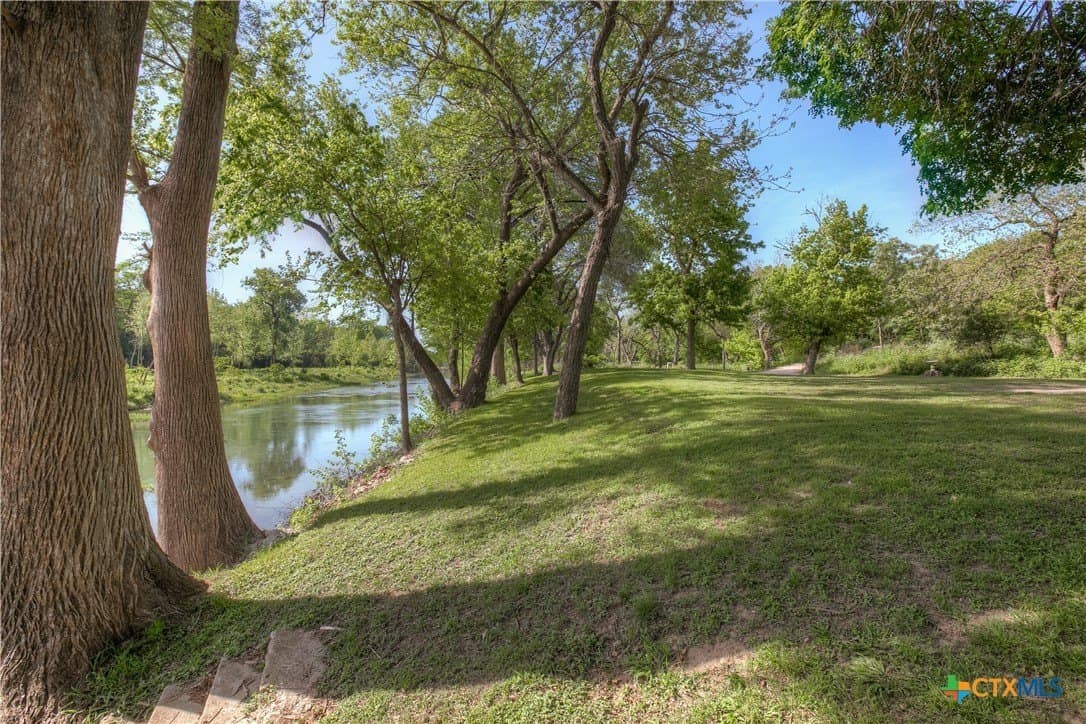 1 acres in Comal County - photo 2