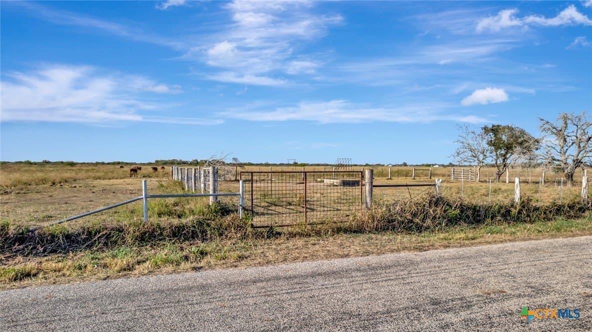 10.32 acres in Victoria County - photo 12