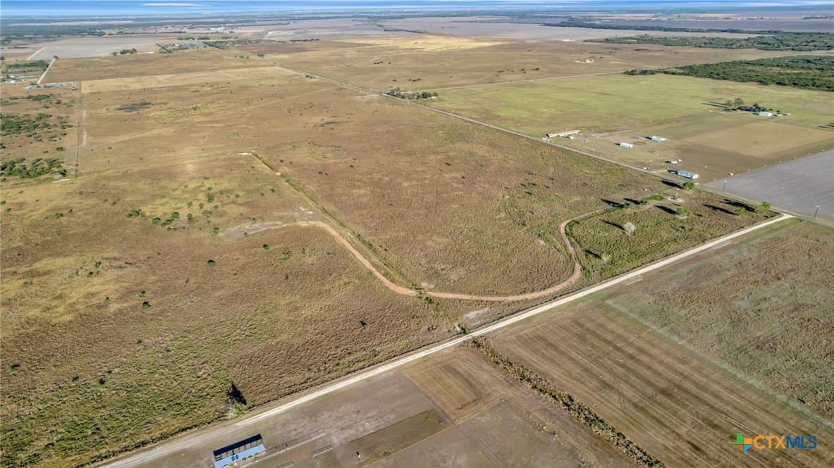 10.32 acres in Victoria County - photo 4