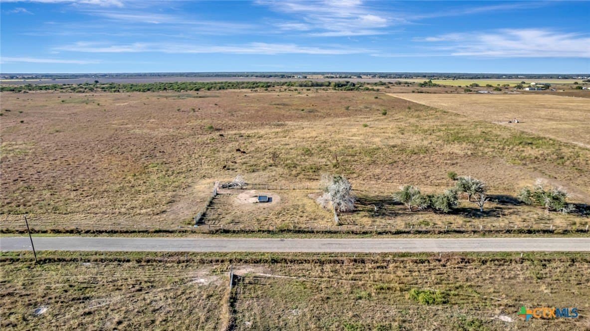 10.32 acres in Victoria County - photo 5