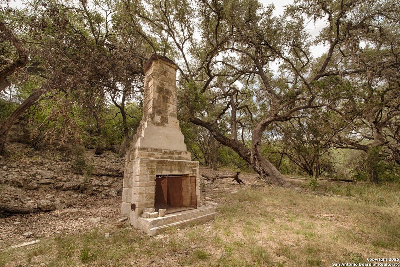 5.01 acres in Bandera County - photo 18