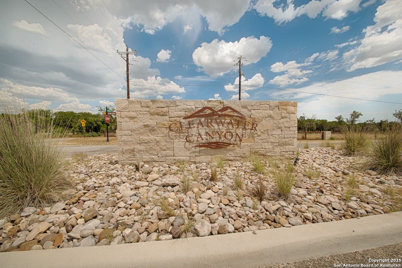 5.01 acres in Bandera County - photo 13