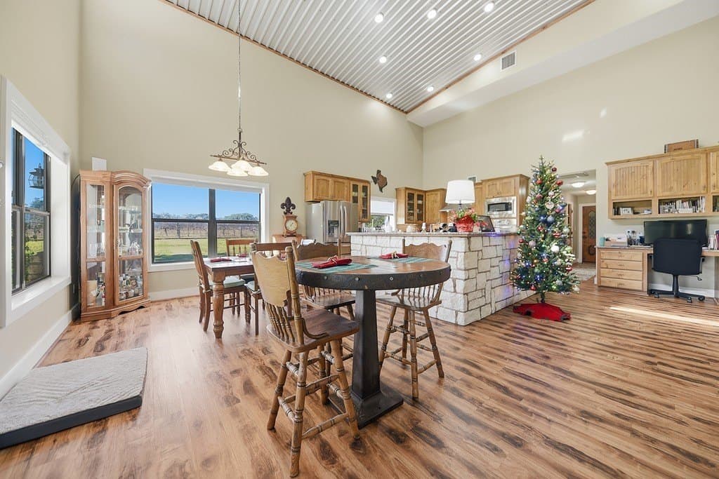 13 acres in Colorado County - photo 4