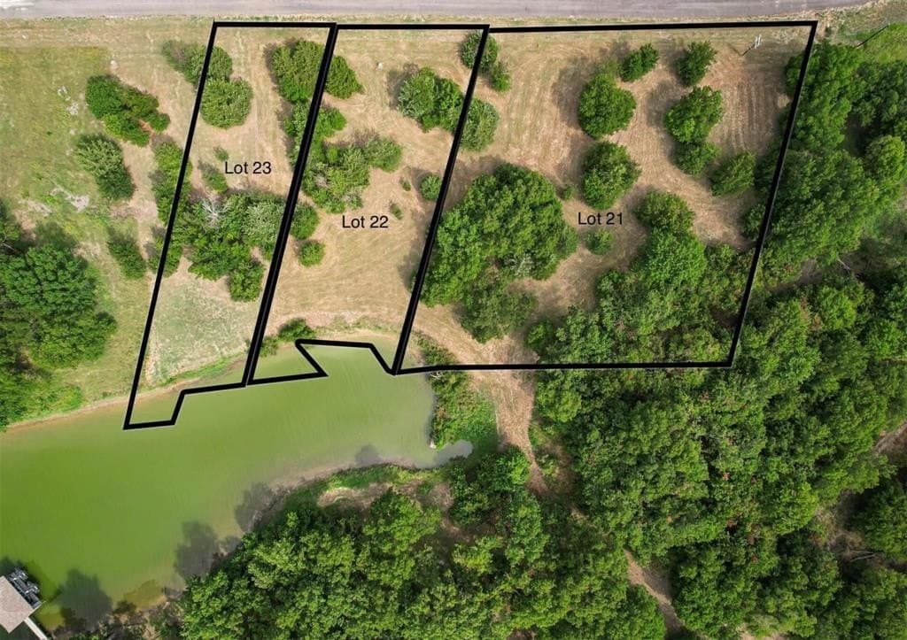 1.28 acres in Navarro County - photo 2