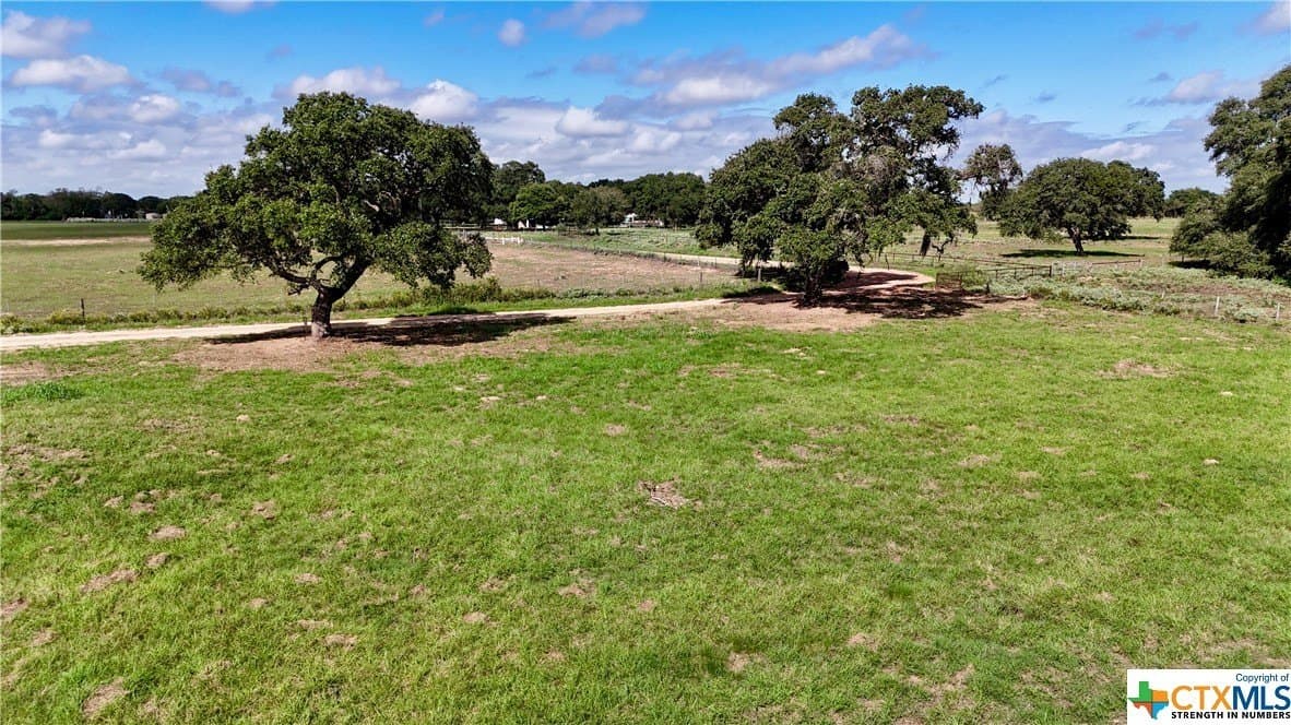 3.17 acres in Lavaca County - photo 4