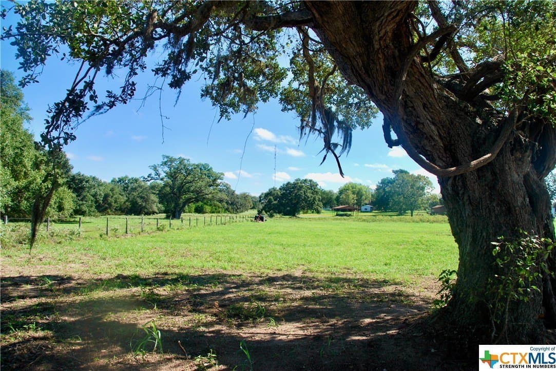 3.17 acres in Lavaca County - photo 5