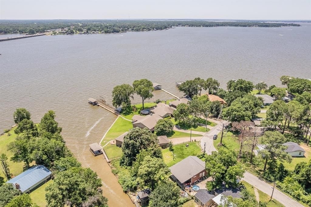 0.18 acres in Henderson County - photo 4