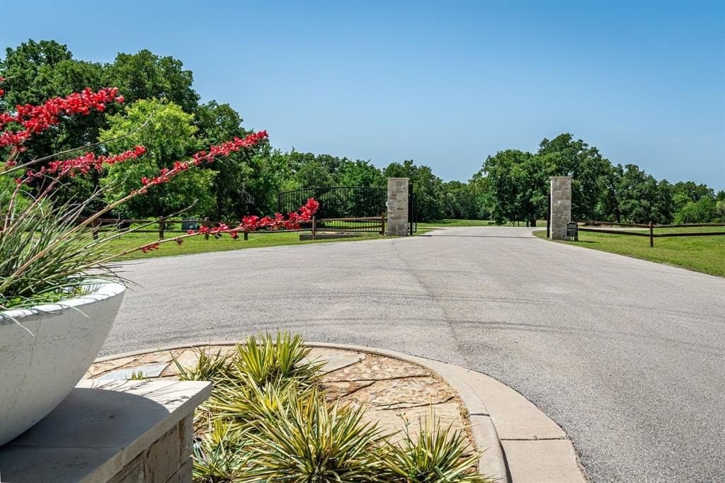 1.01 acres in Navarro County - photo 3
