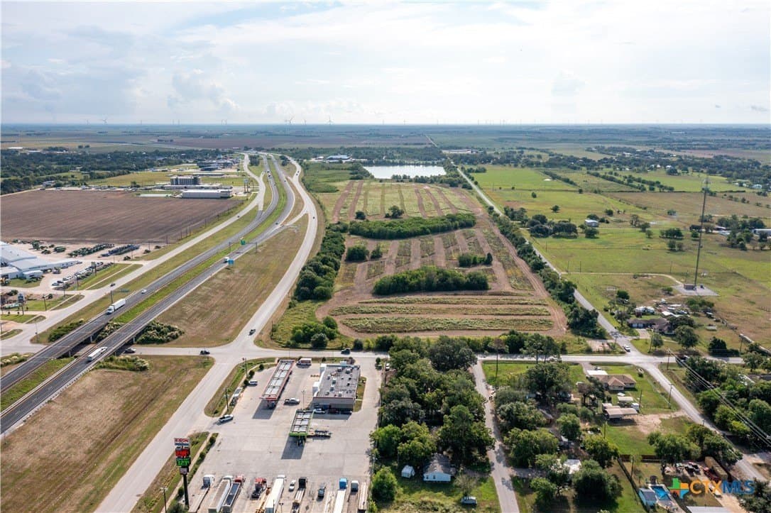 10 acres in Wharton County - photo 4