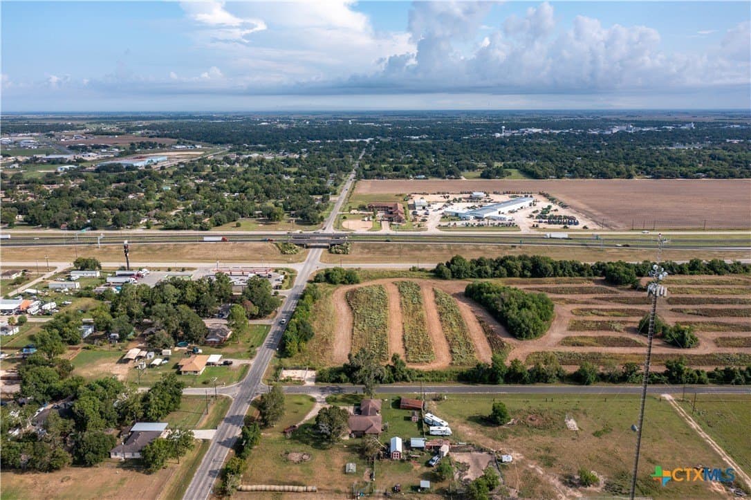 10 acres in Wharton County - photo 7