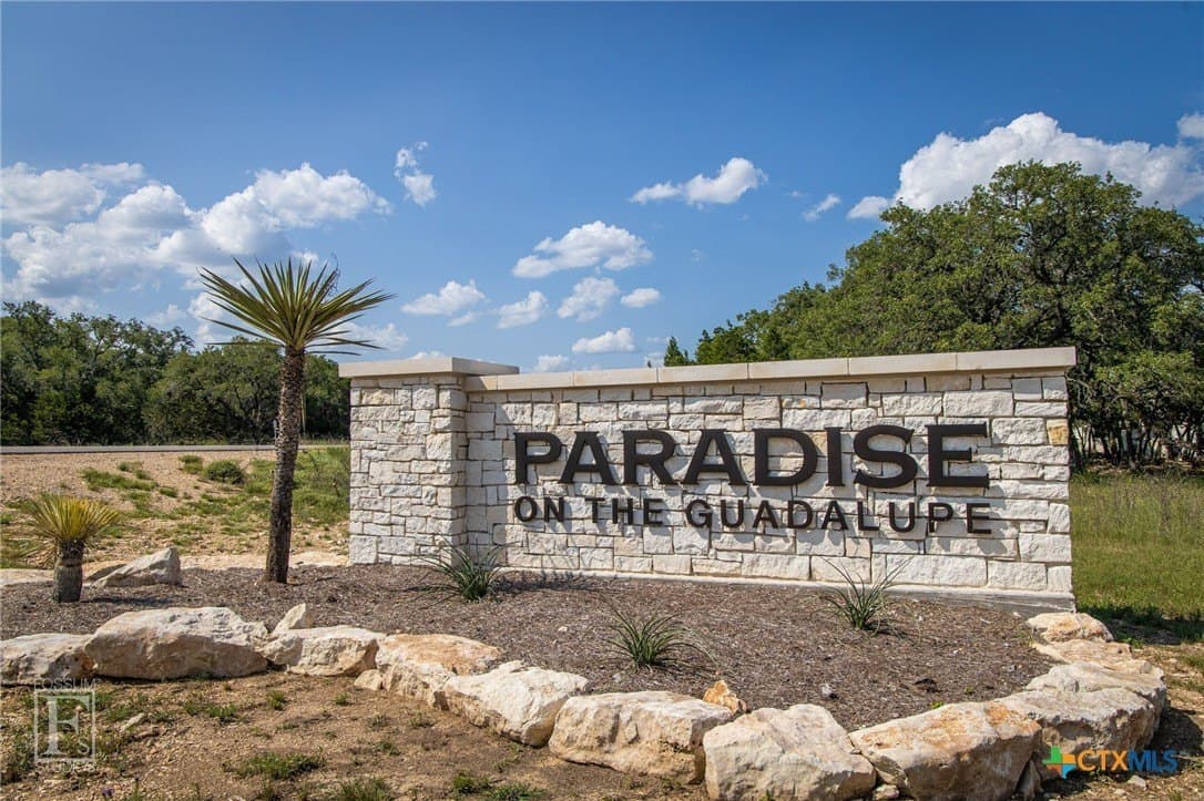 1.04 acres in Comal County - photo 3