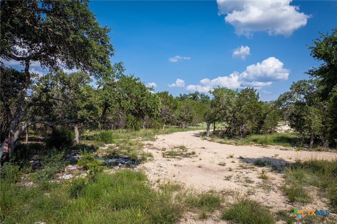 1.04 acres in Comal County - photo 15