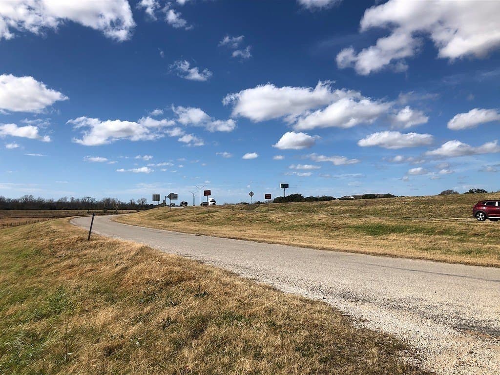 43.46 acres in Colorado County - photo 3