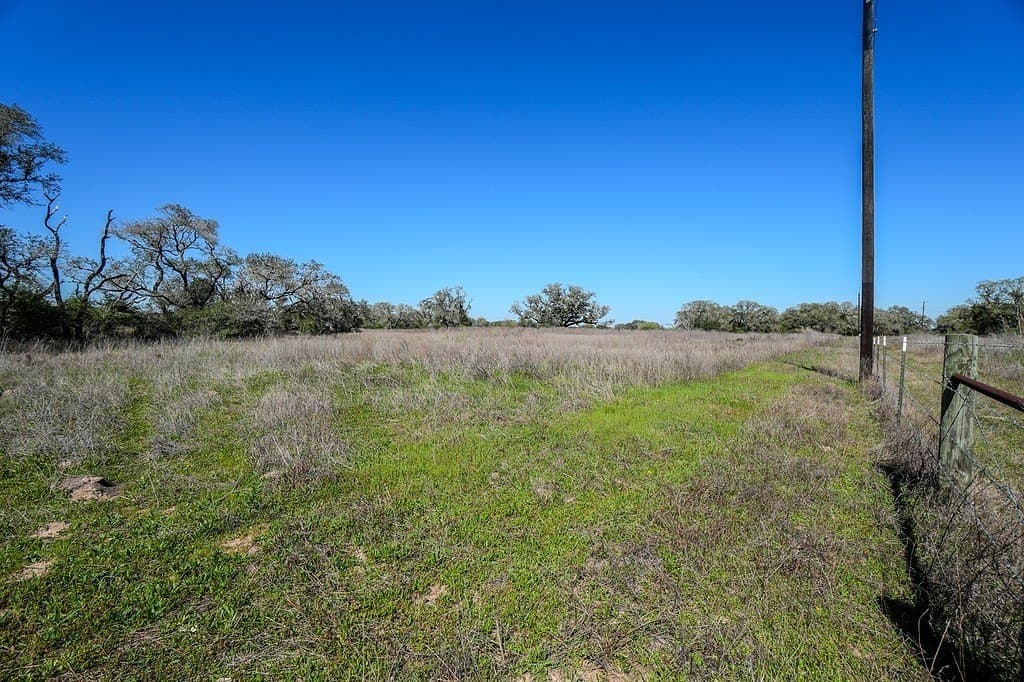 10 acres in Colorado County - photo 10