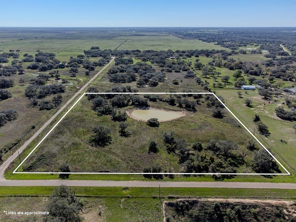10 acres in Colorado County - photo 2