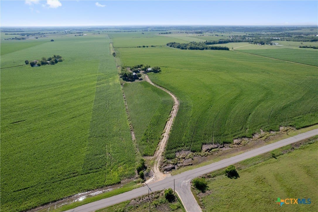 125.78 acres in Williamson County - photo 4