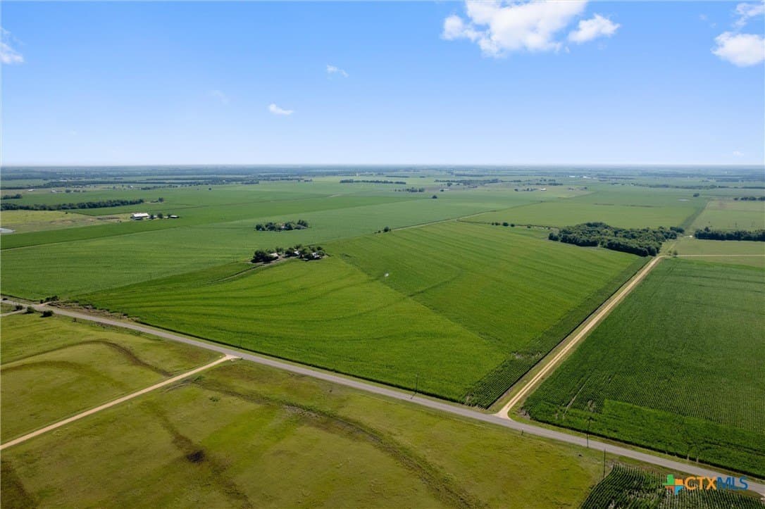 125.78 acres in Williamson County - photo 2