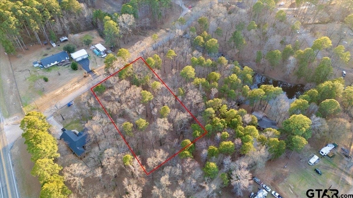 0.88 acres in Smith County - photo 3