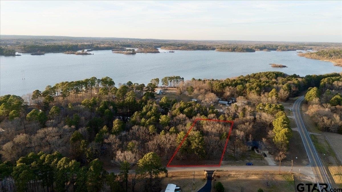 0.88 acres in Smith County - photo 2
