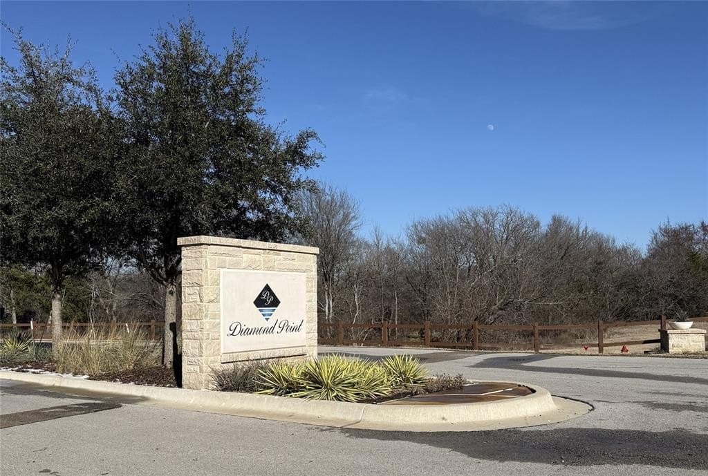 1.01 acres in Navarro County - photo 40