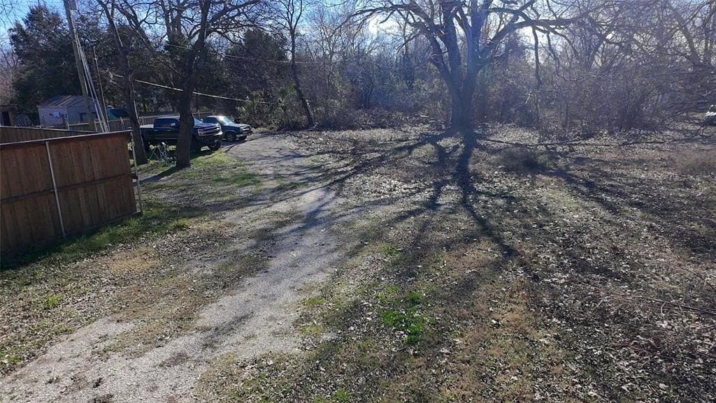 0.25 acres in Dallas County - photo 9