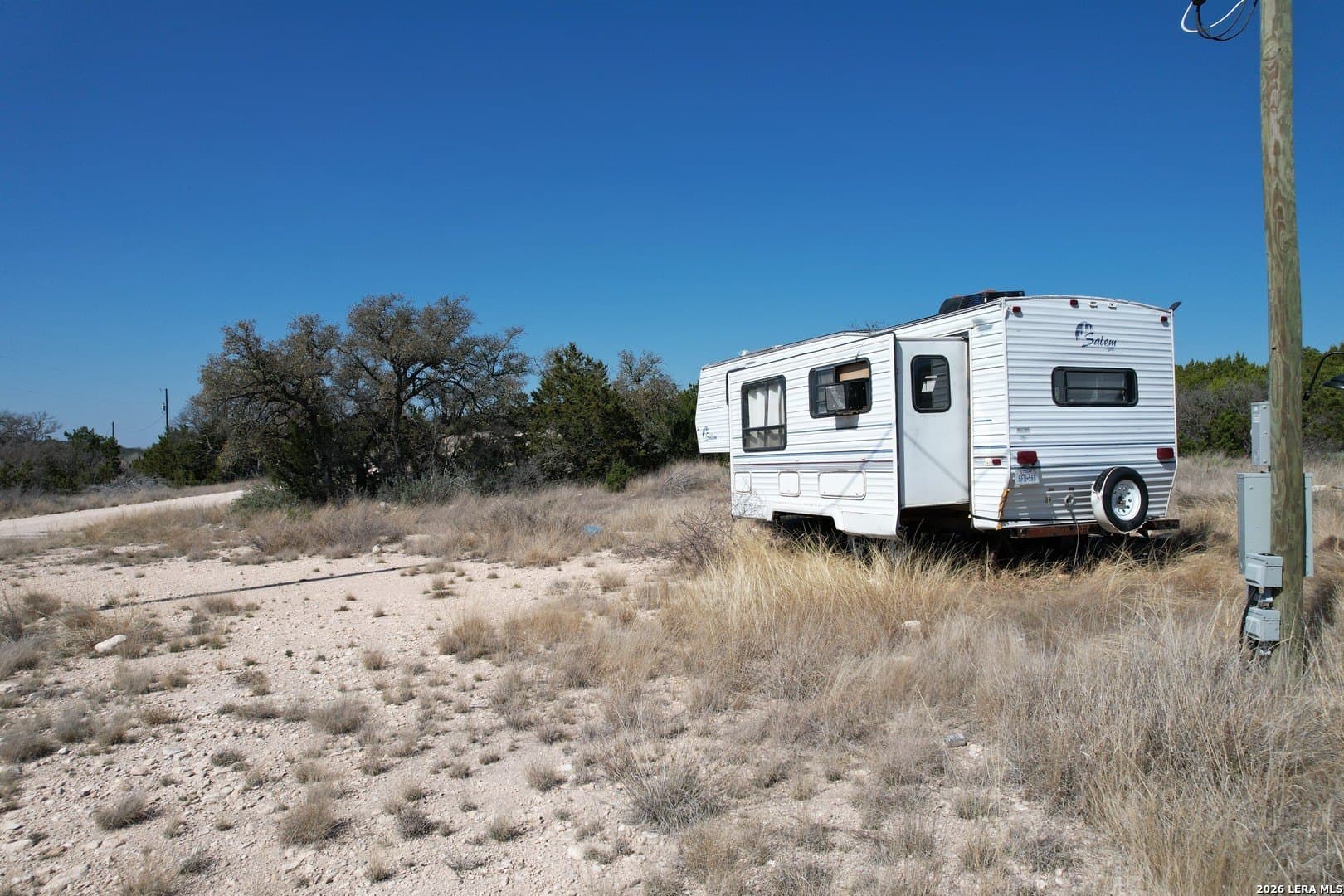 21.94 acres in Edwards County - photo 2