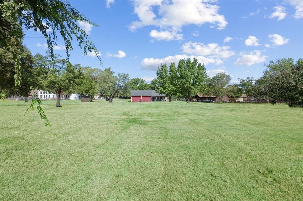 1.02 acres in Tarrant County - photo 2