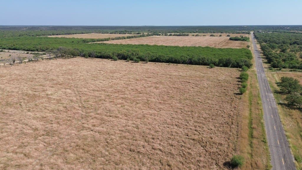 10.75 acres in Maverick County - photo 2