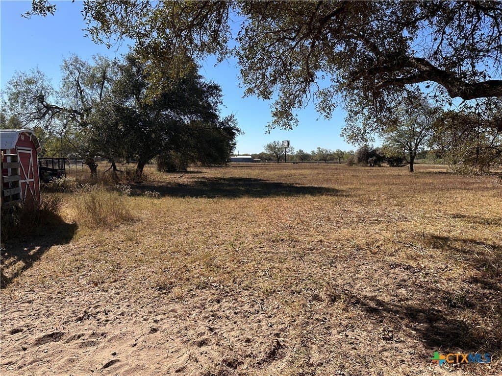 5 acres in DeWitt County - photo 3