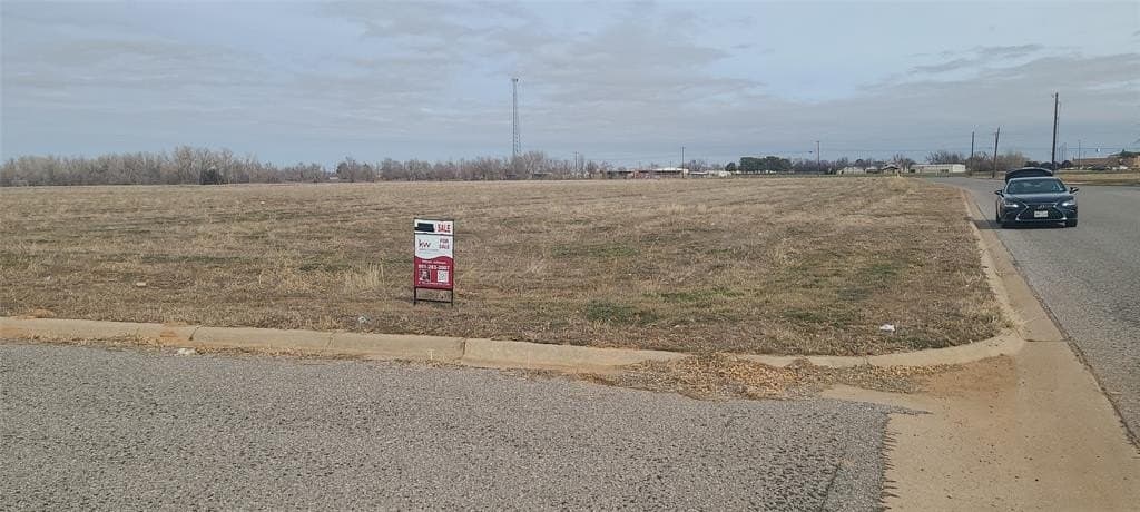 8.31 acres in Wilbarger County - photo 2