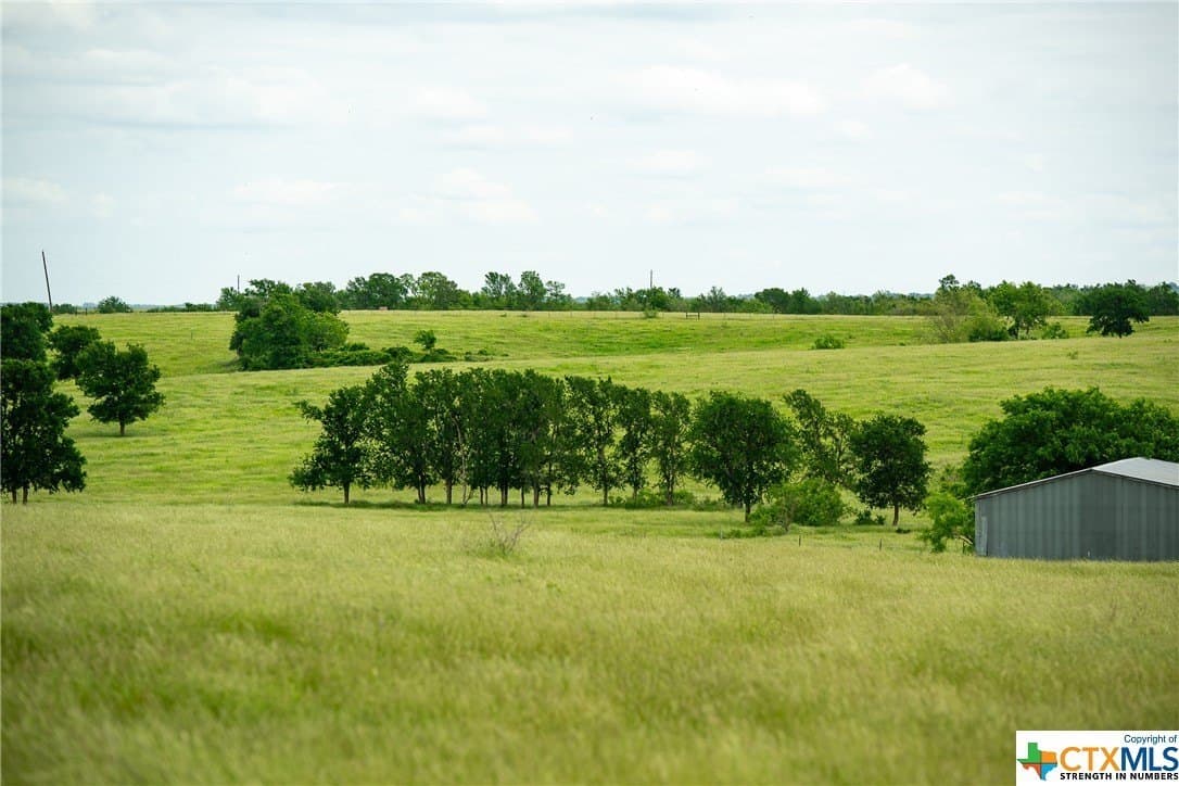 83.23 acres in Williamson County - photo 2