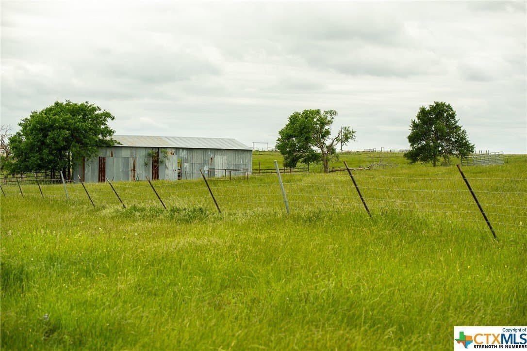 83.23 acres in Williamson County - photo 3