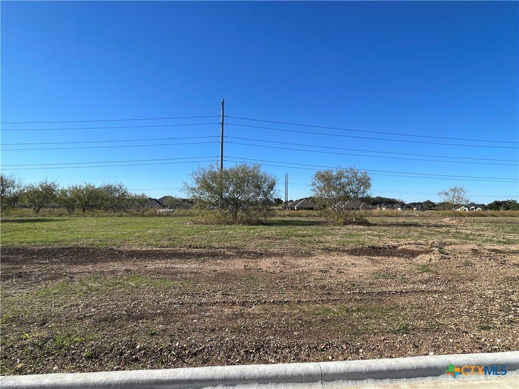 1943 Slade Drive lot: 002