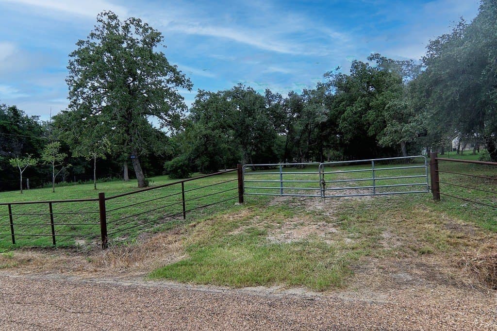 14.77 acres in Fayette County - photo 2
