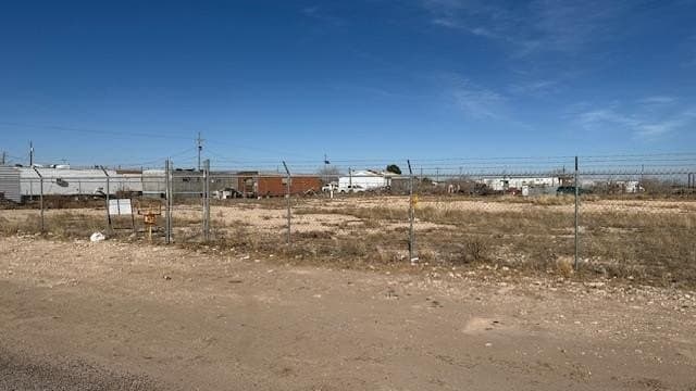 N Leslie Ave