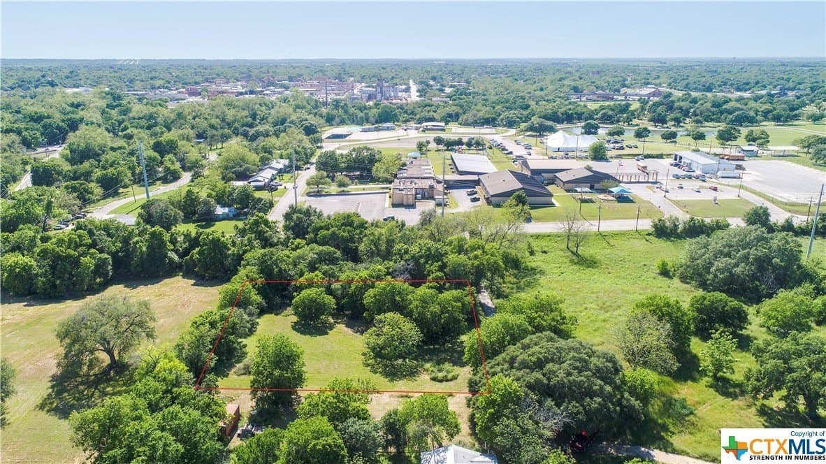 0.85 acres in Caldwell County - photo 6