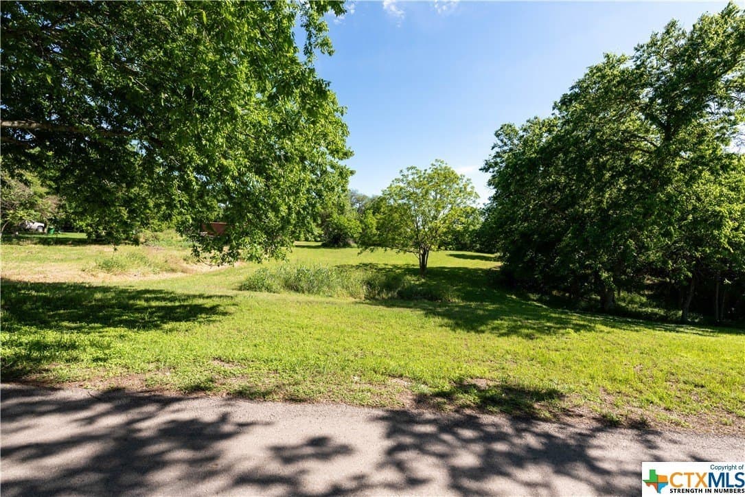 0.85 acres in Caldwell County - photo 2