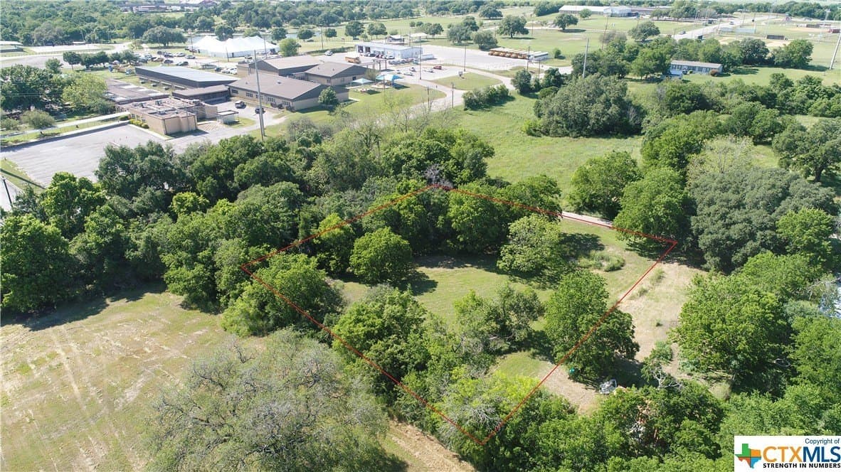 0.85 acres in Caldwell County - photo 5