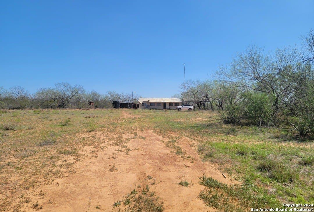 326.35 acres in Dimmit County - photo 9