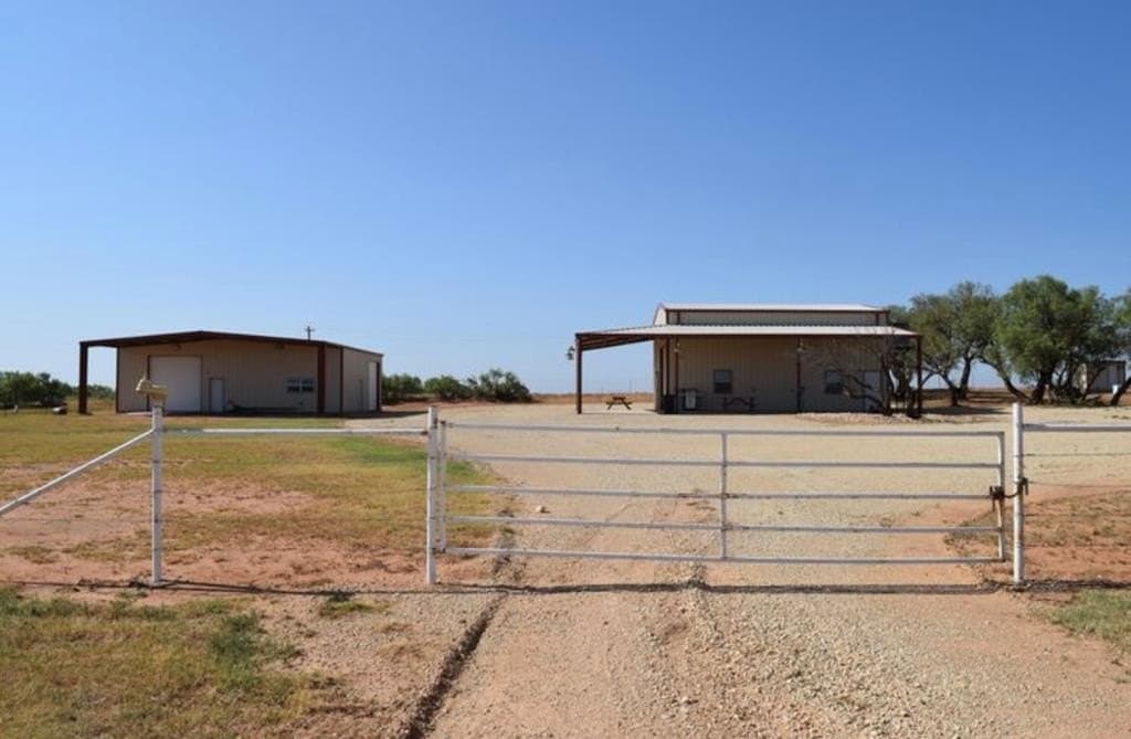 660 acres in Mitchell County - photo 16