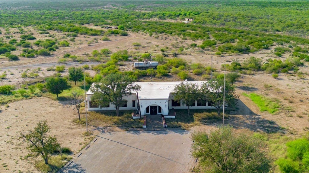 3,484,800 acres in Maverick County - photo 13